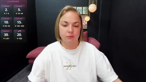 Snapshot of tataflower chatting on December 3, 11:57 pm Tata online show from December 3, 11:57 pm