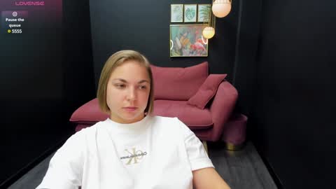 Snapshot of tataflower chatting on December 4, 3:04 am Tata online show from December 4, 3:04 am