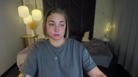 Snapshot of tataflower chatting on December 5, 11:51 pm Tata online show from December 5, 11:51 pm