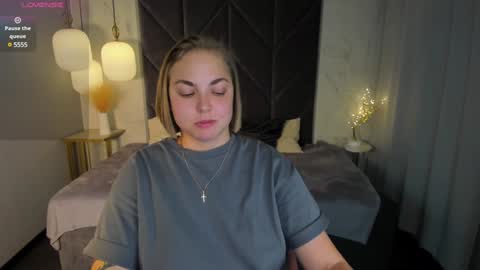 Snapshot of tataflower chatting on December 6, 2:57 am Tata online show from December 6, 2:57 am