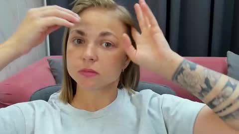 Snapshot of tataflower chatting on October 12, 8:08 pm Tata online show from October 12, 8:08 pm