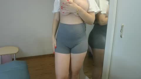 tateisblonde online show from March 26, 2:50 am