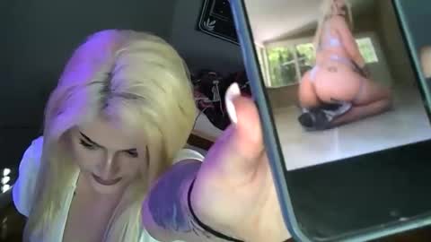 Riley Jade online show from April 15, 9:26 pm