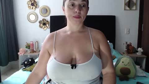 Snapshot of tatiana_monteros chatting on February 5, 4:55 pm tatiana_monteros online show from February 5, 4:55 pm