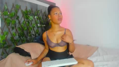 tatianasquirthot online show from February 21, 9:27 pm