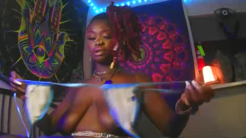 Snapshot of tatithegoddess chatting on February 8, 7:15 am Tati the Ebony goddess online show from February 8, 7:15 am