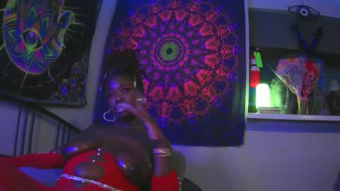 Snapshot of tatithegoddess chatting on February 14, 7:07 am Tati the Ebony goddess online show from February 14, 7:07 am