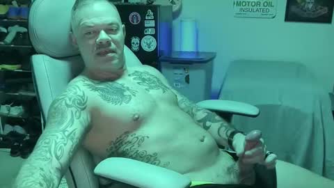 Snapshot of tats78bgdck chatting on January 8, 1:57 pm musclebgdck online show from January 8, 1:57 pm