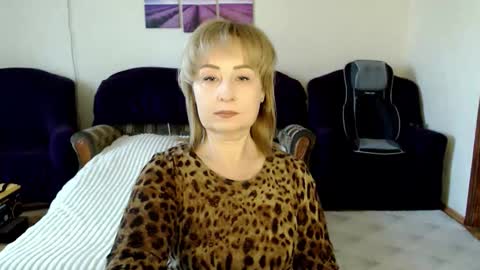 Snapshot of tattease chatting on May 4, 11:17 am Tattease online show from May 4, 11:17 am