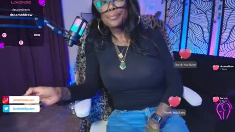 Snapshot of tatted_vixen chatting on November 10, 4:44 am Tatted Queen online show from November 10, 4:44 am