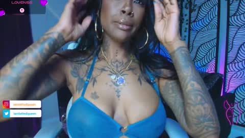 Snapshot of tatted_vixen chatting on November 11, 7:36 pm Tatted Queen online show from November 11, 7:36 pm