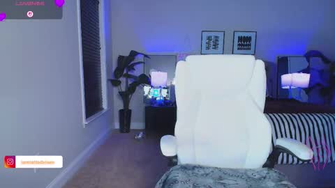 Snapshot of tatted_vixen chatting on November 20, 11:04 pm Tatted Queen online show from November 20, 11:04 pm