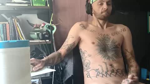 Snapshot of tattedalpha chatting on May 5, 5:32 pm tattedalpha online show from May 5, 5:32 pm