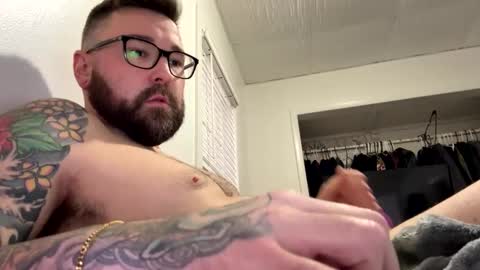 Snapshot of tattedcouple_777 chatting on December 31, 7:07 pm MrMrs online show from December 31, 7:07 pm