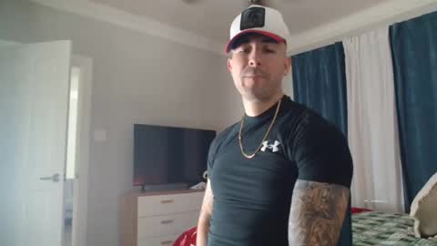 Snapshot of tattedlatino1 chatting on December 16, 7:00 pm tattedlatino1 online show from December 16, 7:00 pm