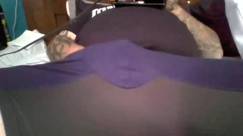 Snapshot of tattedtradie chatting on June 2, 1:18 am tattedtradie online show from June 2, 1:18 am
