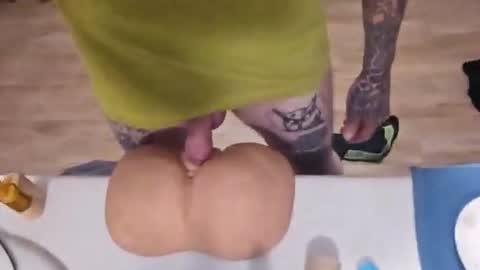 Snapshot of tattedup706 chatting on November 14, 5:28 am Inkedup online show from November 14, 5:28 am