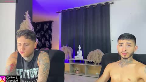 Snapshot of tattoguys_cums chatting on November 5, 3:28 am Jonathan Juan online show from November 5, 3:28 am