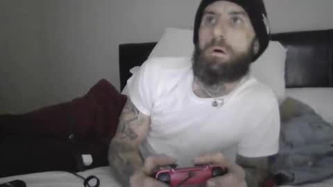 Snapshot of tattoo3333 chatting on October 31, 3:02 pm tattoo3333 online show from October 31, 3:02 pm