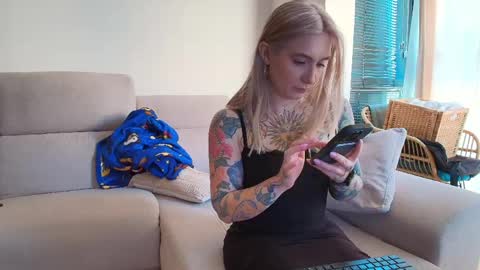 tattoobbgirl online show from March 23, 1:37 pm