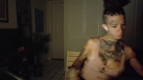 Snapshot of tattooed_natalia chatting on April 24, 1:19 am Natalia 3 online show from April 24, 1:19 am