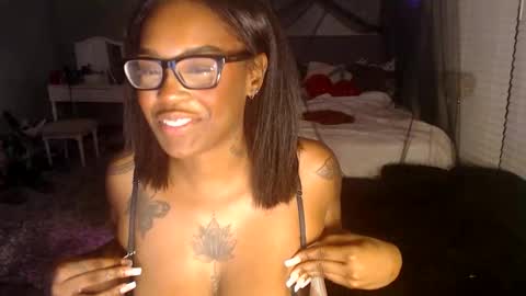 nyxxx online show from April 5, 4:09 am