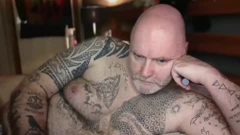 Tattooeddilf 01 online show from February 15, 7:43 pm