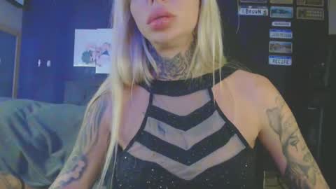 tatuada_safada online show from September 23, 4:04 am
