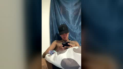 Snapshot of tatuajes777_7777 chatting on March 1, 4:36 am tatuajes777_7777 online show from March 1, 4:36 am