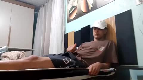 Snapshot of taulerfox chatting on October 2, 7:21 pm Caito online show from October 2, 7:21 pm