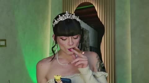 taurito___ online show from December 17, 1:44 am