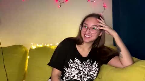 Mia online show from January 14, 5:07 pm