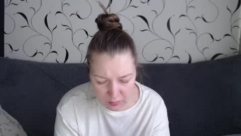 Snapshot of taxxxu chatting on November 25, 7:19 am Diana online show from November 25, 7:19 am