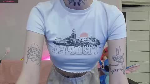 Snapshot of tayaavis chatting on February 28, 4:10 pm Taya online show from February 28, 4:10 pm