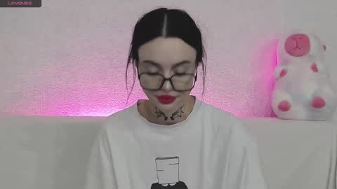 Snapshot of tayaavis chatting on November 21, 3:33 pm Taya online show from November 21, 3:33 pm