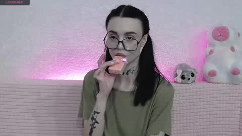 Snapshot of tayaavis chatting on November 26, 7:04 pm Taya online show from November 26, 7:04 pm