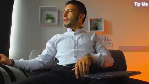 Snapshot of tayer_bennet chatting on October 8, 7:22 pm tayer_bennet online show from October 8, 7:22 pm