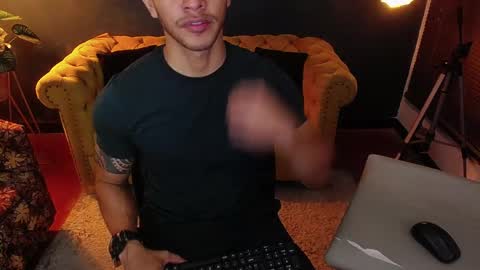 Tayler online show from December 2, 1:22 am