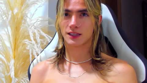 tayler_swift1 online show from October 10, 8:13 am