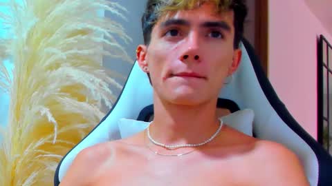 tayler_swift1 online show from January 10, 7:48 pm