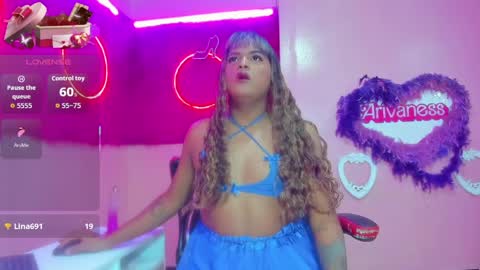 taylor__smith_ online show from April 1, 11:22 am