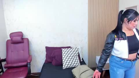 Taylor Bennet online show from November 3, 12:06 pm