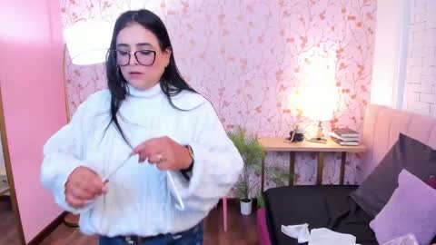 Taylor Bennet online show from February 18, 11:50 am