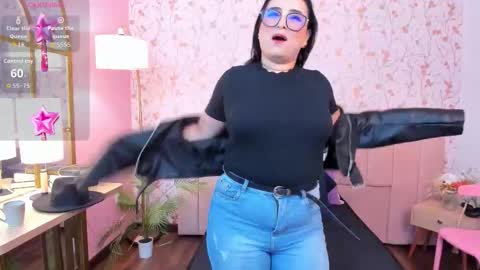 Taylor Bennet online show from March 18, 12:08 pm