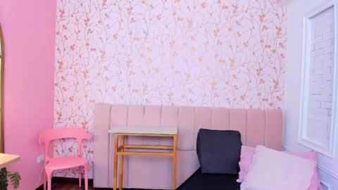 Taylor Bennet online show from April 3, 11:41 am