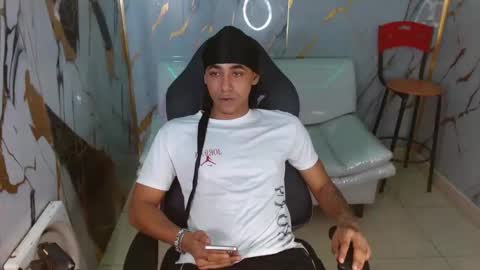 Taylor online show from March 27, 1:22 am