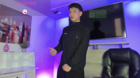 taylor_brooks_ online show from April 16, 6:52 pm