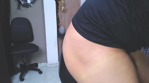 taylor_collins_2 online show from October 29, 5:25 pm