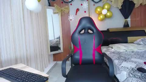 taylor_collins_2 online show from November 12, 5:13 pm