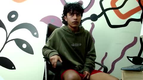 Snapshot of taylor_harvey chatting on December 4, 4:16 pm taylor online show from December 4, 4:16 pm